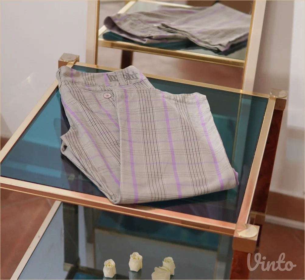 5.3. Sive karirane klasične pantalone L