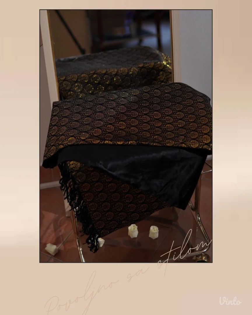 9.0. Crno zlatna svečana ešarpa