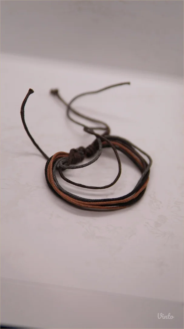 9.7. Muška narukvica u više braon nijansi