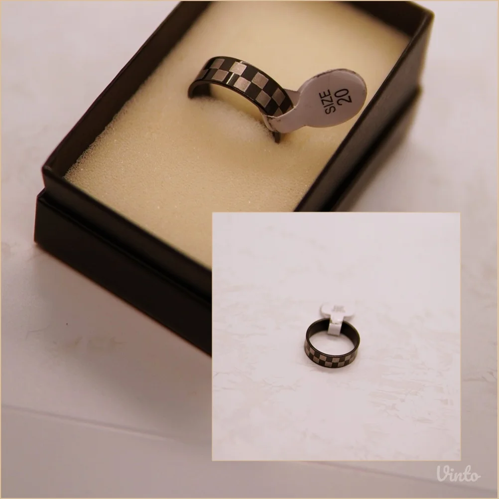 9.6.5.20. Nov crni muški prsten šah stil