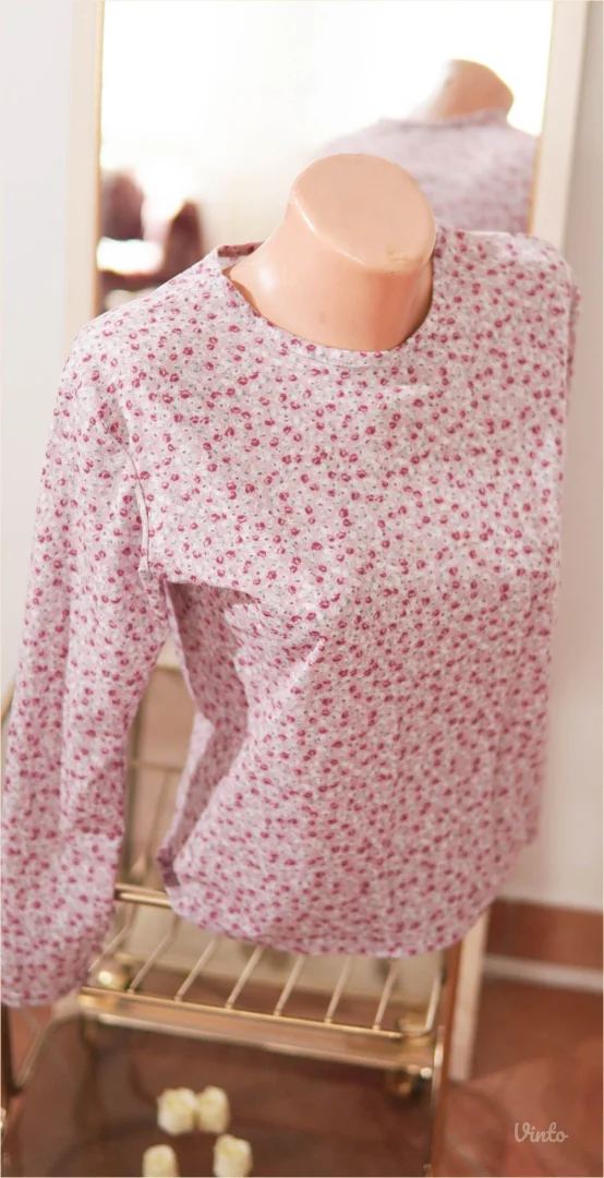 4.5. Majica roze na cvetiće M