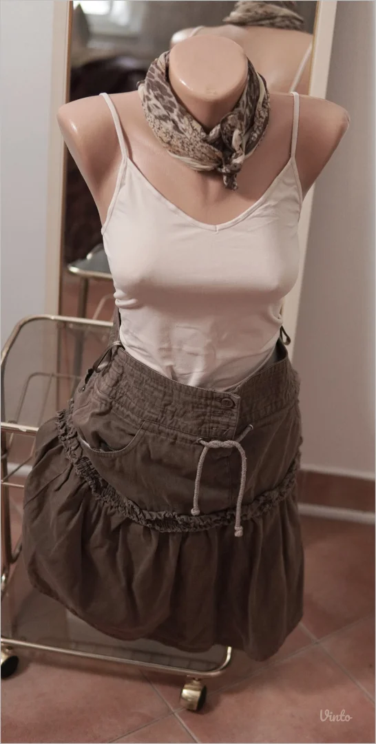 2.3.2. Madonna suknja M sa učkurom i džepovima