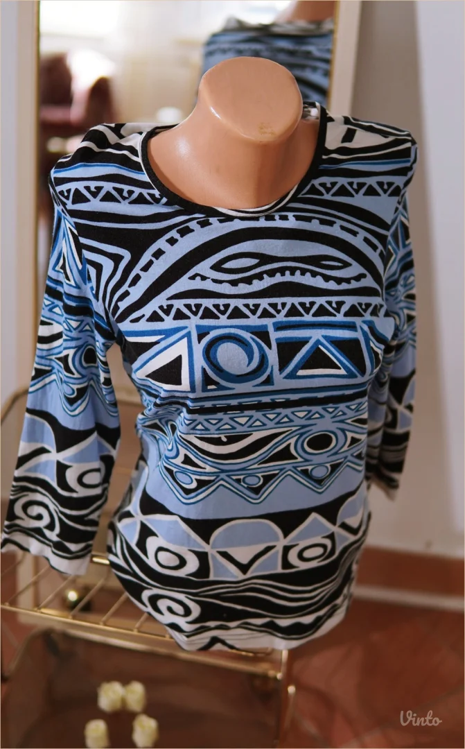 4.4. Etno plava majica S tribal print