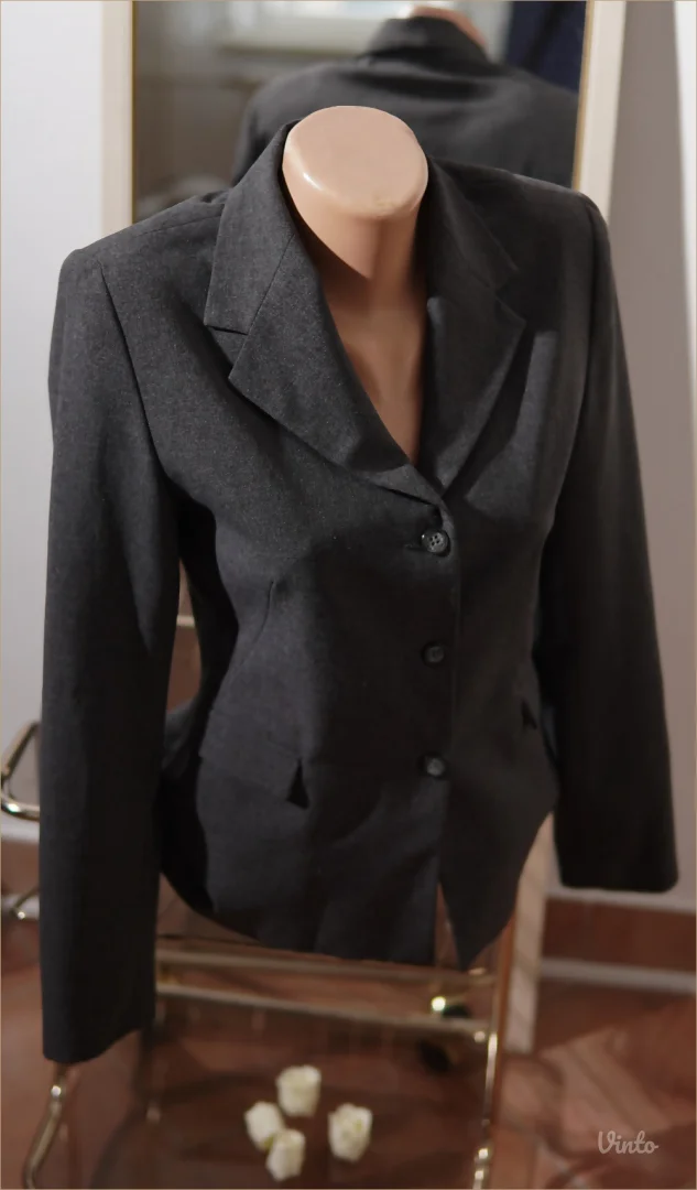 6.5. Sivi Elegantni sako M