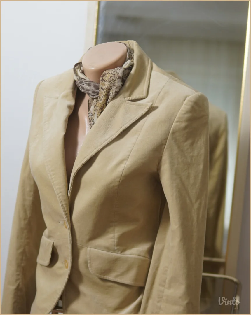 6.5. Hennes M bež sako