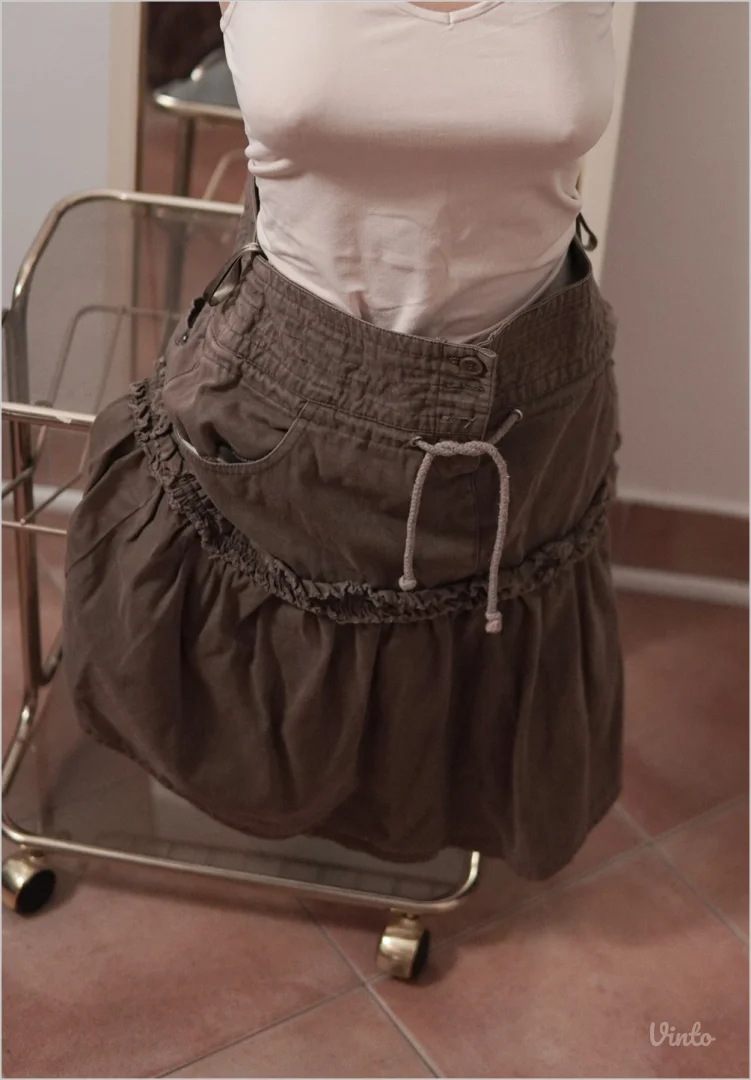 2.3.2. Madonna suknja M sa učkurom i džepovima