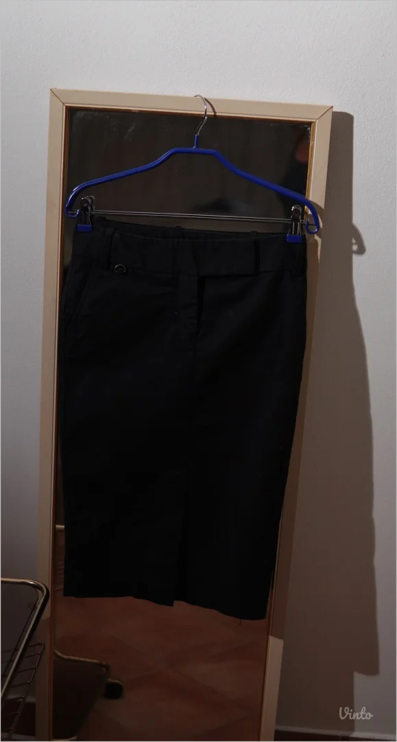 2.4.1. ZARA crna uzana suknja S