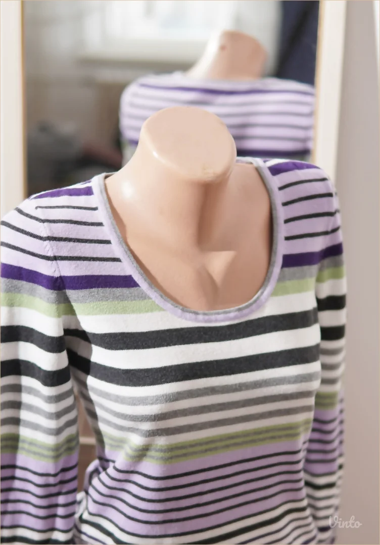 6.2. Prugasti tanji džemper S