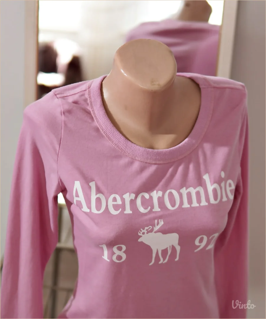 4.5. Roza Abercrombie efektna majica S