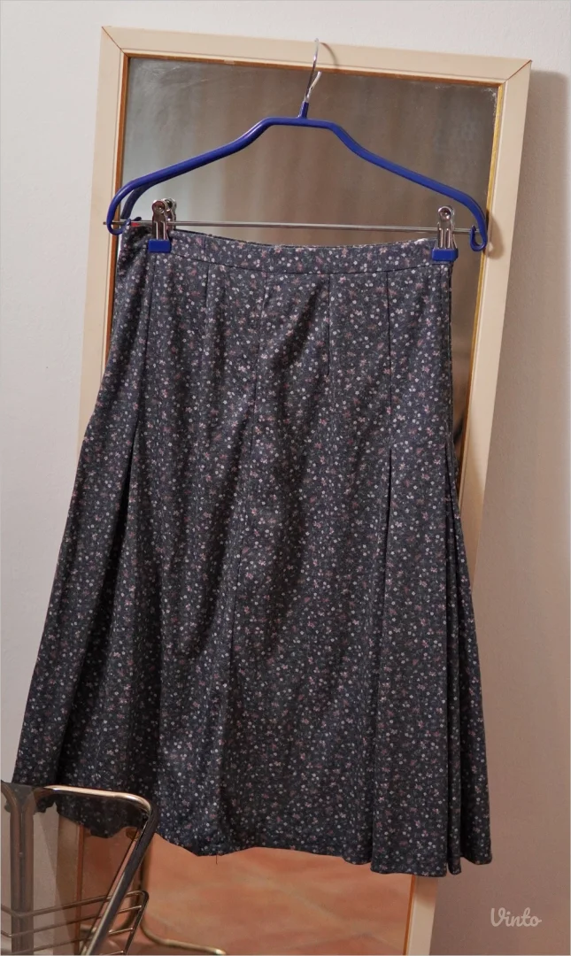 6.6.2. Komplet L cvetni bluza suknja