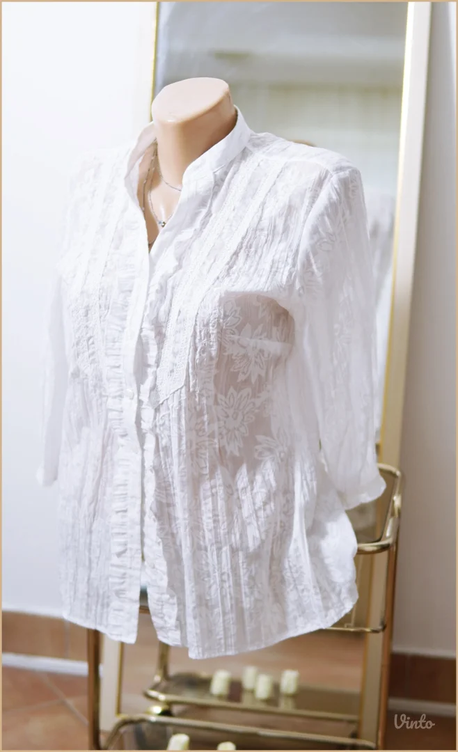 3.4. Yessica C&A bela čipkana L bluza