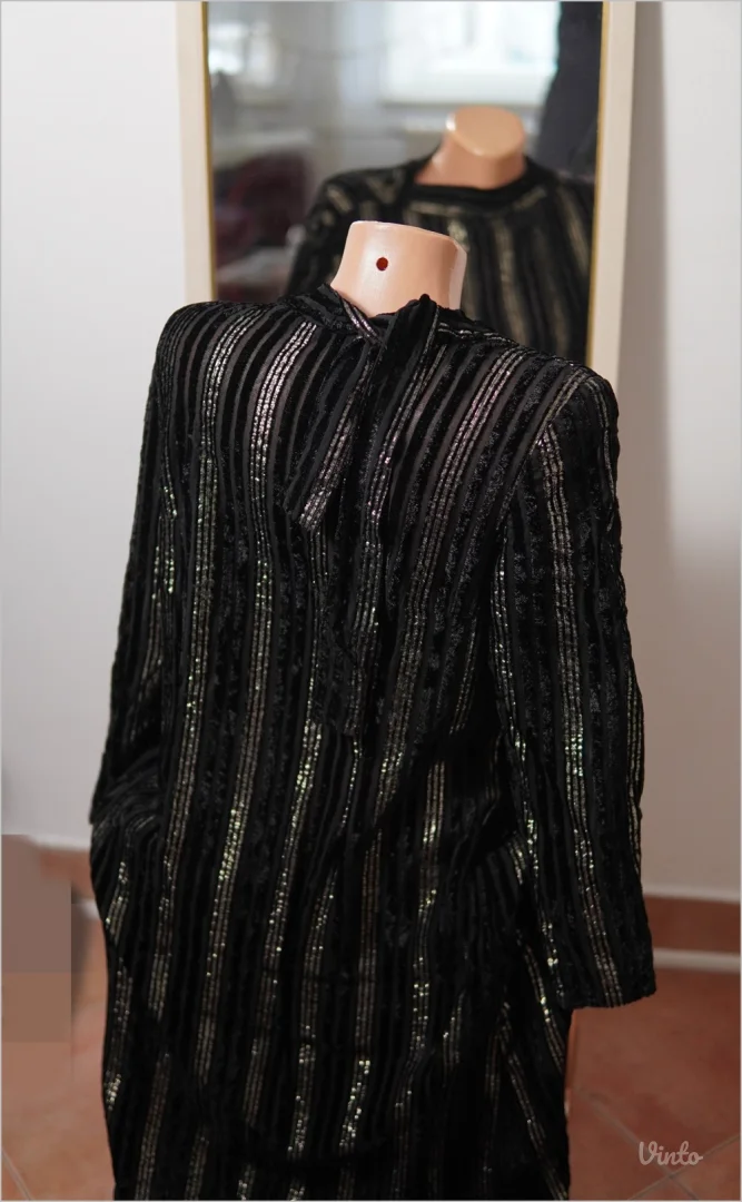 1.5. Svečana unikatna crna haljina L