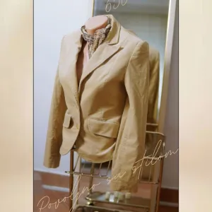 6.5. Hennes M bež sako