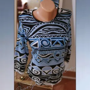 4.4. Etno plava majica S tribal print