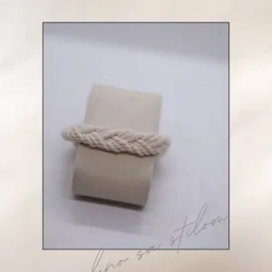 9.7. Muška krem pletena narukvica