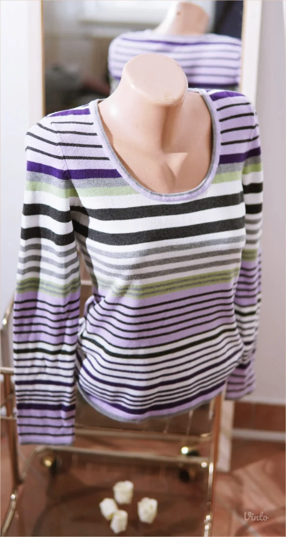 6.2. Prugasti tanji džemper S