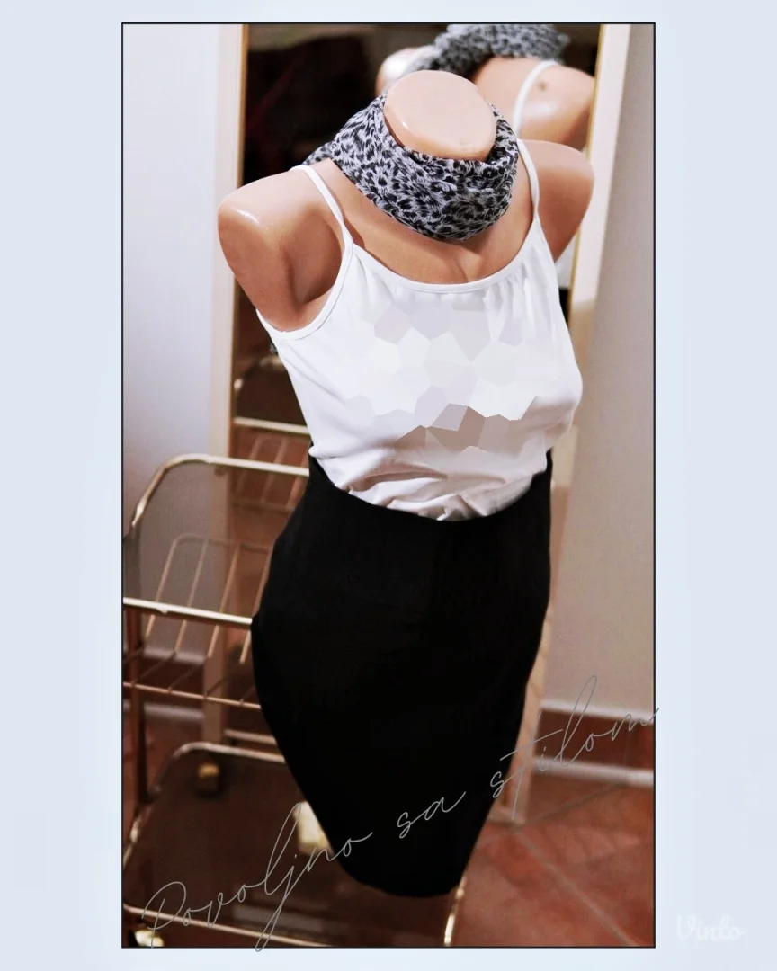 2.4.1. Tally Weijl crna pencil suknja M