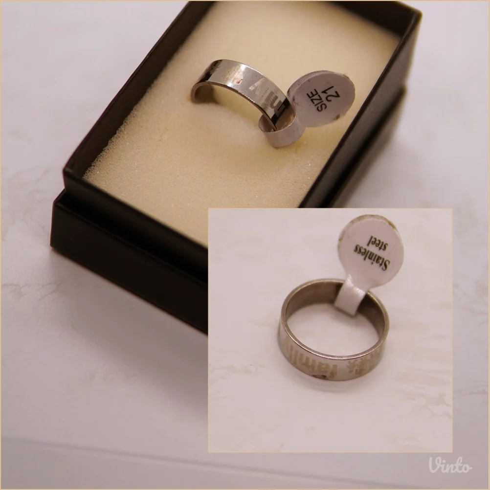 9.6.15.21. Nov muški prsten elegantnog dizajna