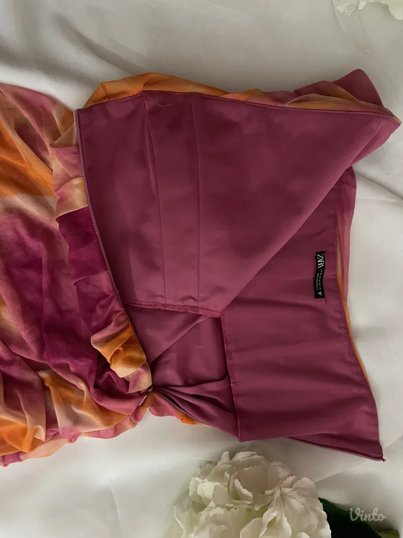 Zara haljina od tila sa dezenom