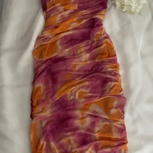 Zara haljina od tila sa dezenom