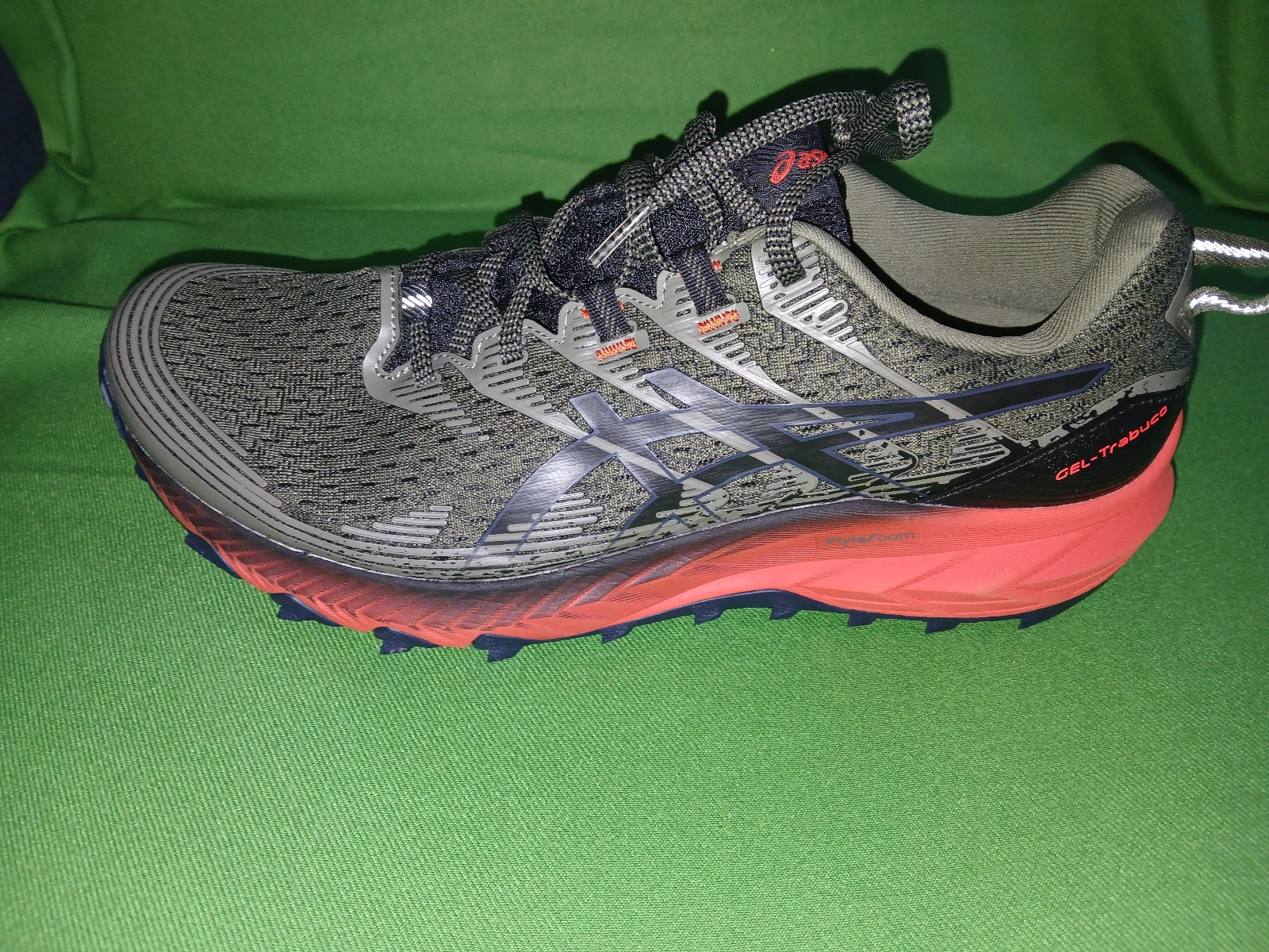 Patike Ascis Gel Trabuco 10