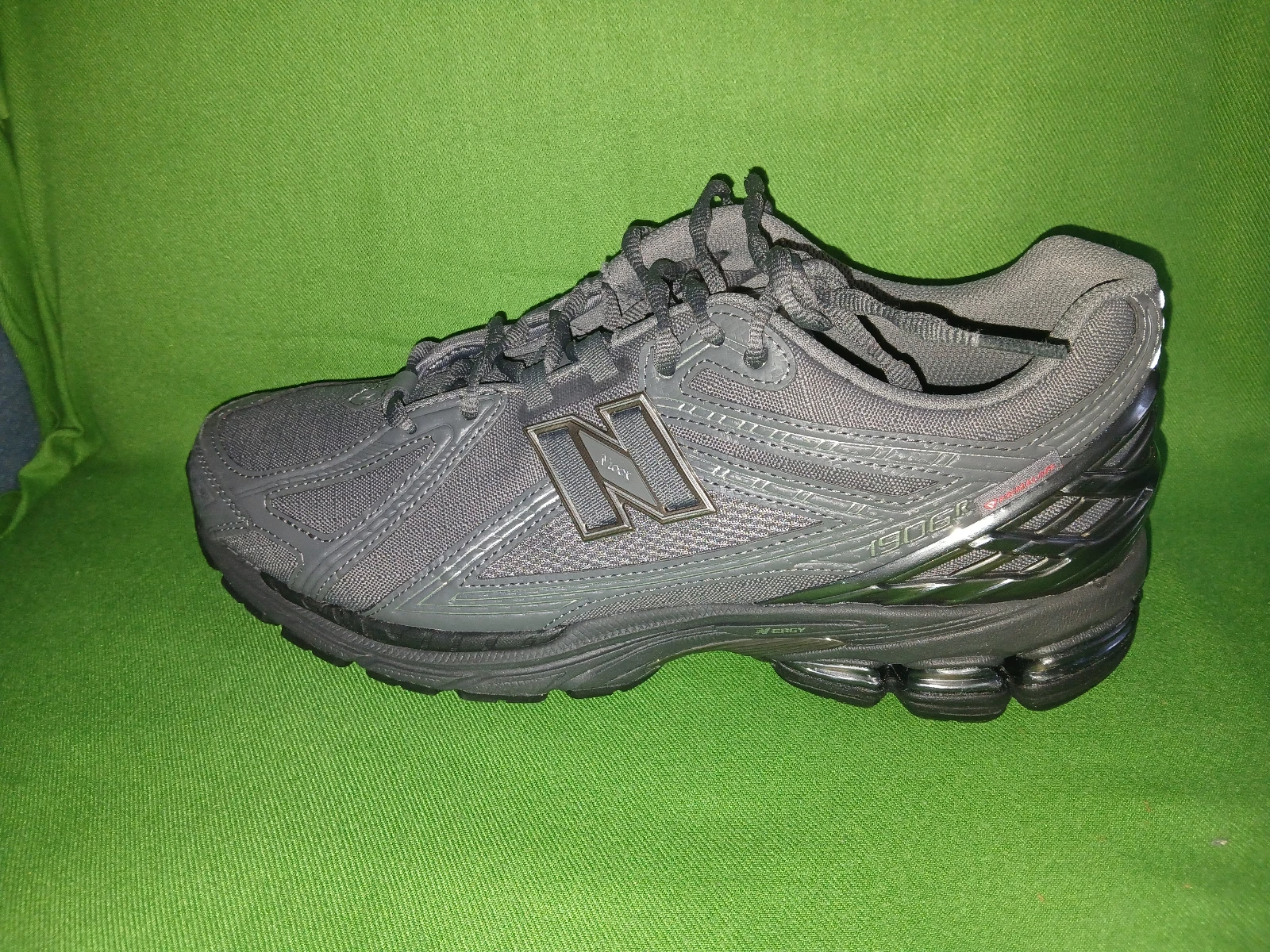 Nove patike 46 broj New Balance 1906R