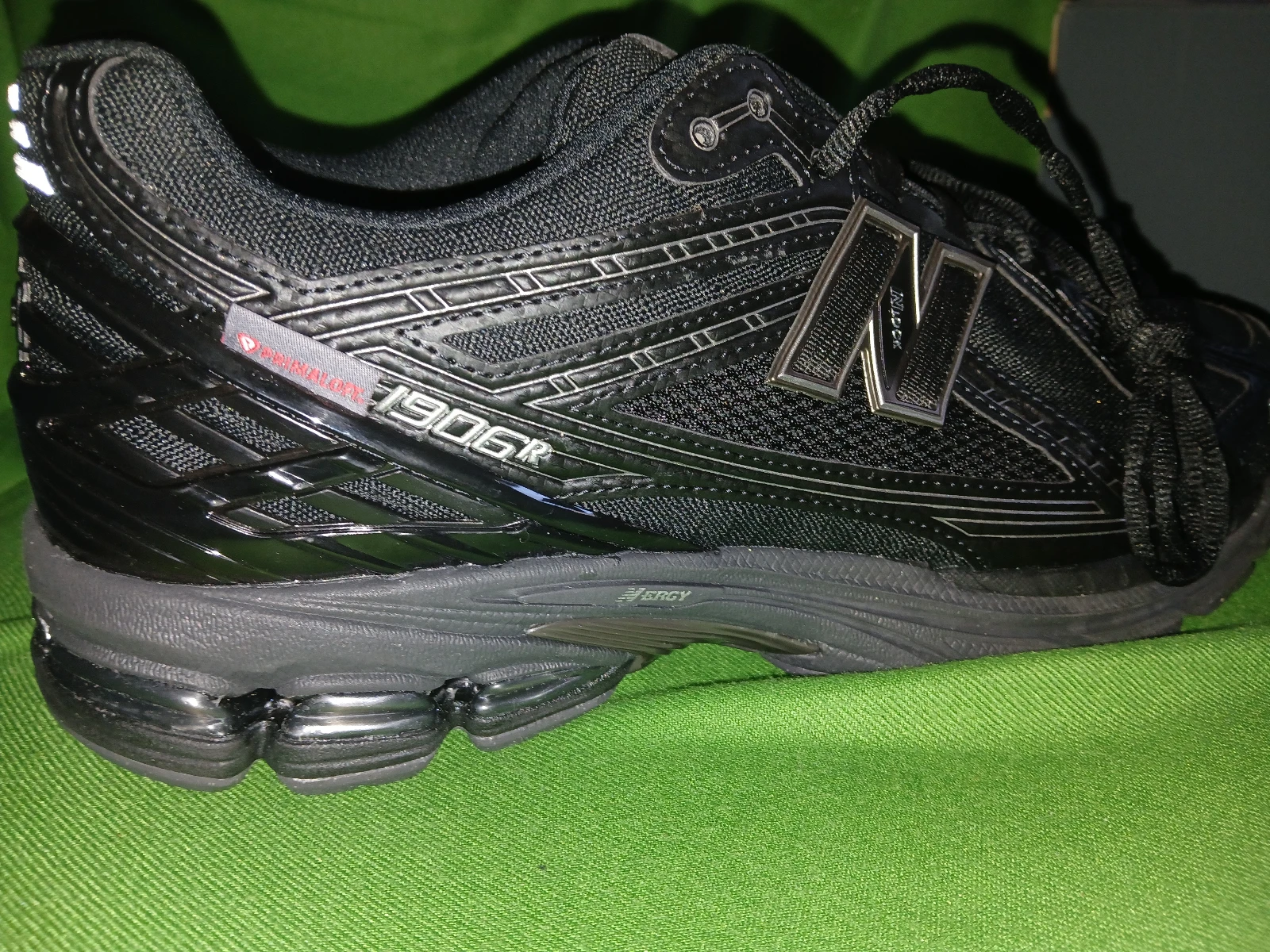 New Balance 1906R