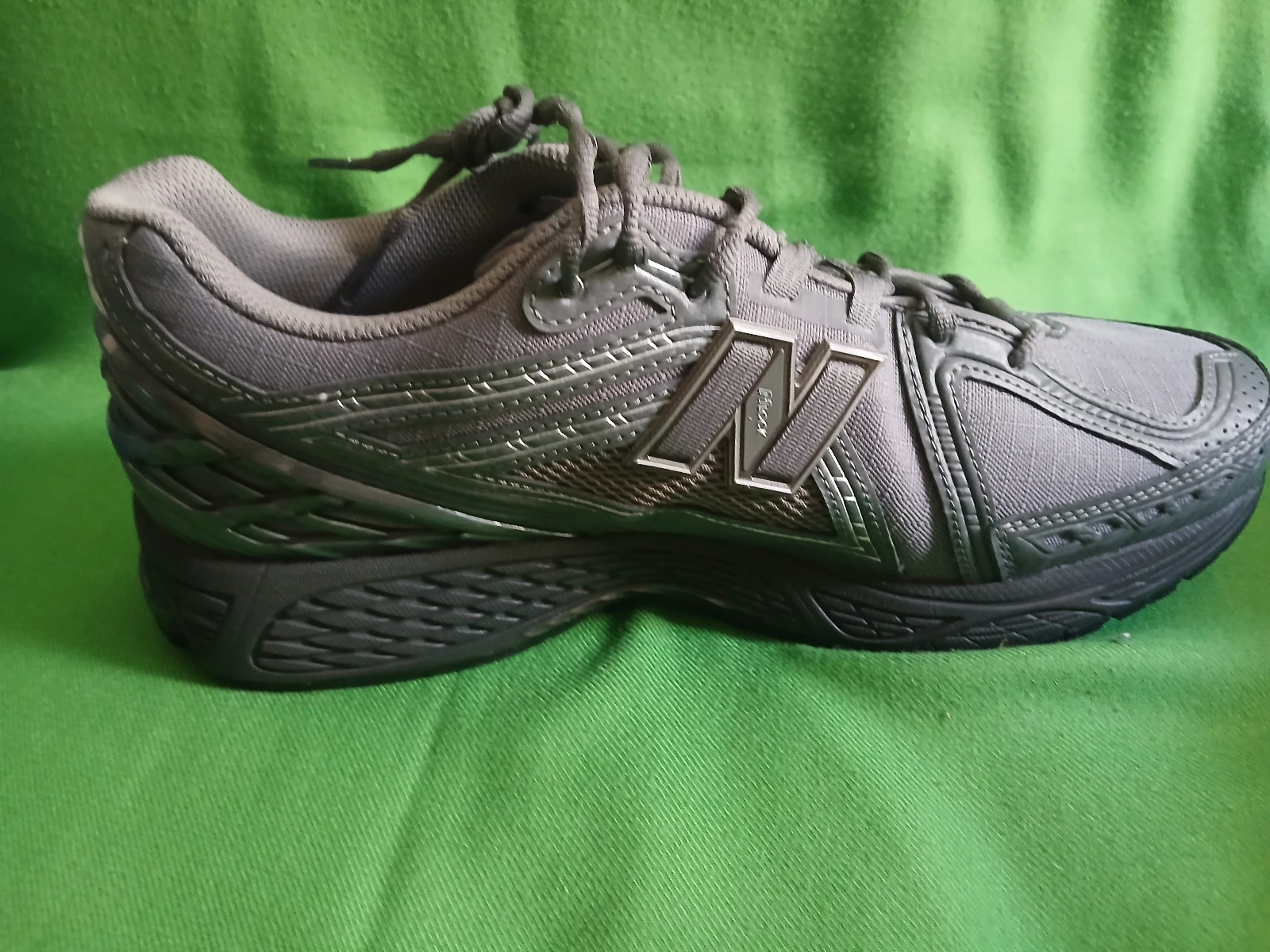 Nove patike 46 broj New Balance 1906R