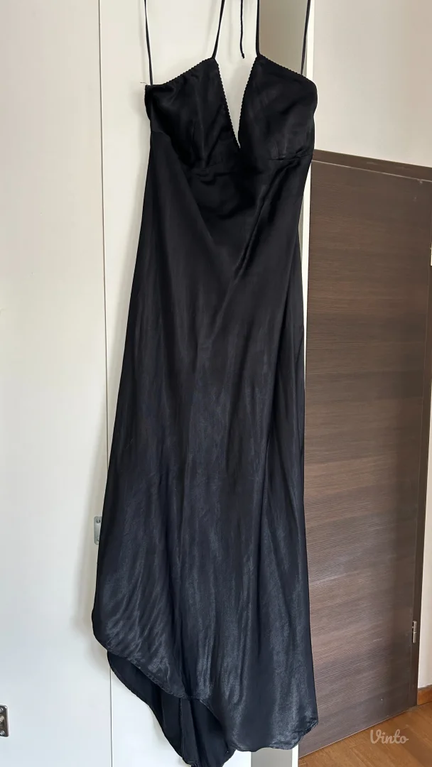 Midi asimterična crna haljina