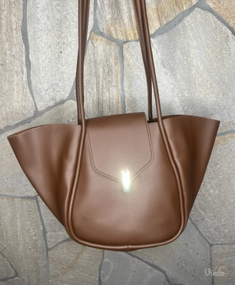 Nova braon torba sa neseserom