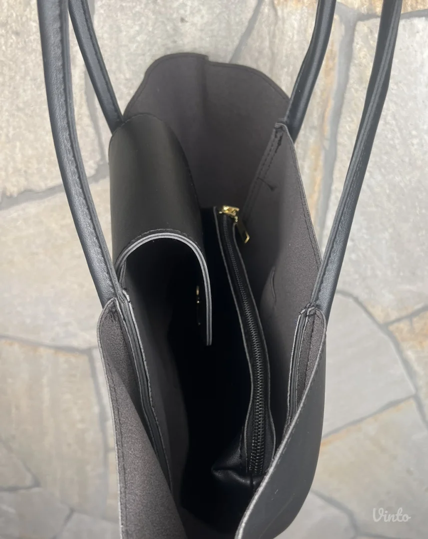 Nova crna prelepa torba