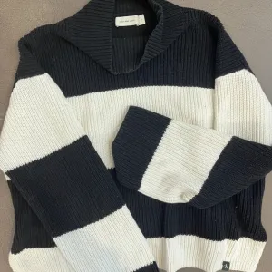 Calvin Klein džemper-rolka