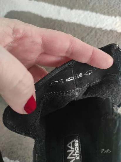 Velur crne gležnjače,40, kao nove