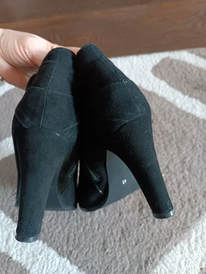 Velur crne gležnjače,40, kao nove
