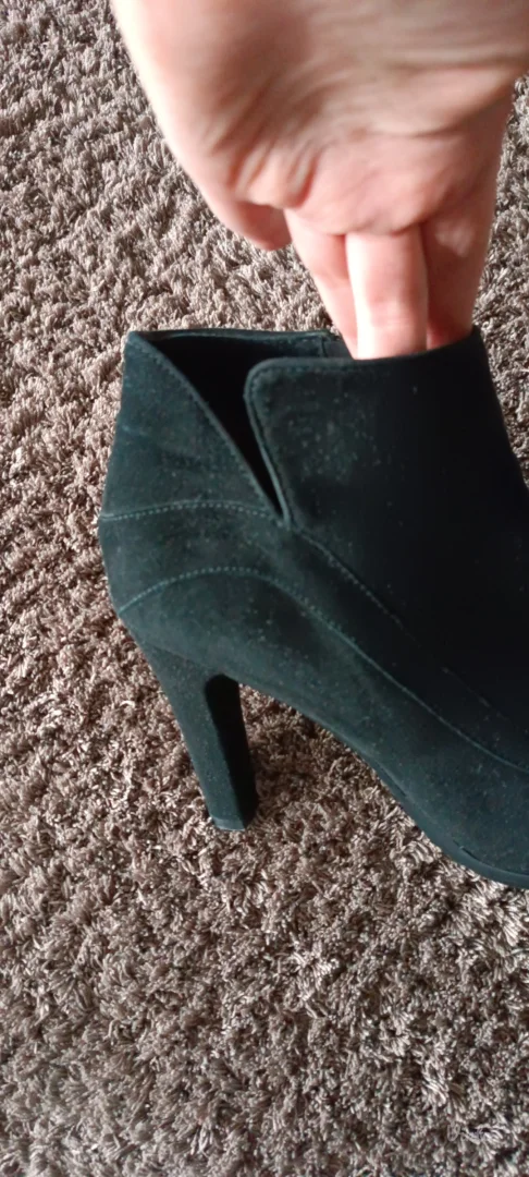 Velur crne gležnjače,40, kao nove