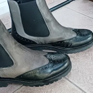 A. Rossi kožne čizme, perfektne