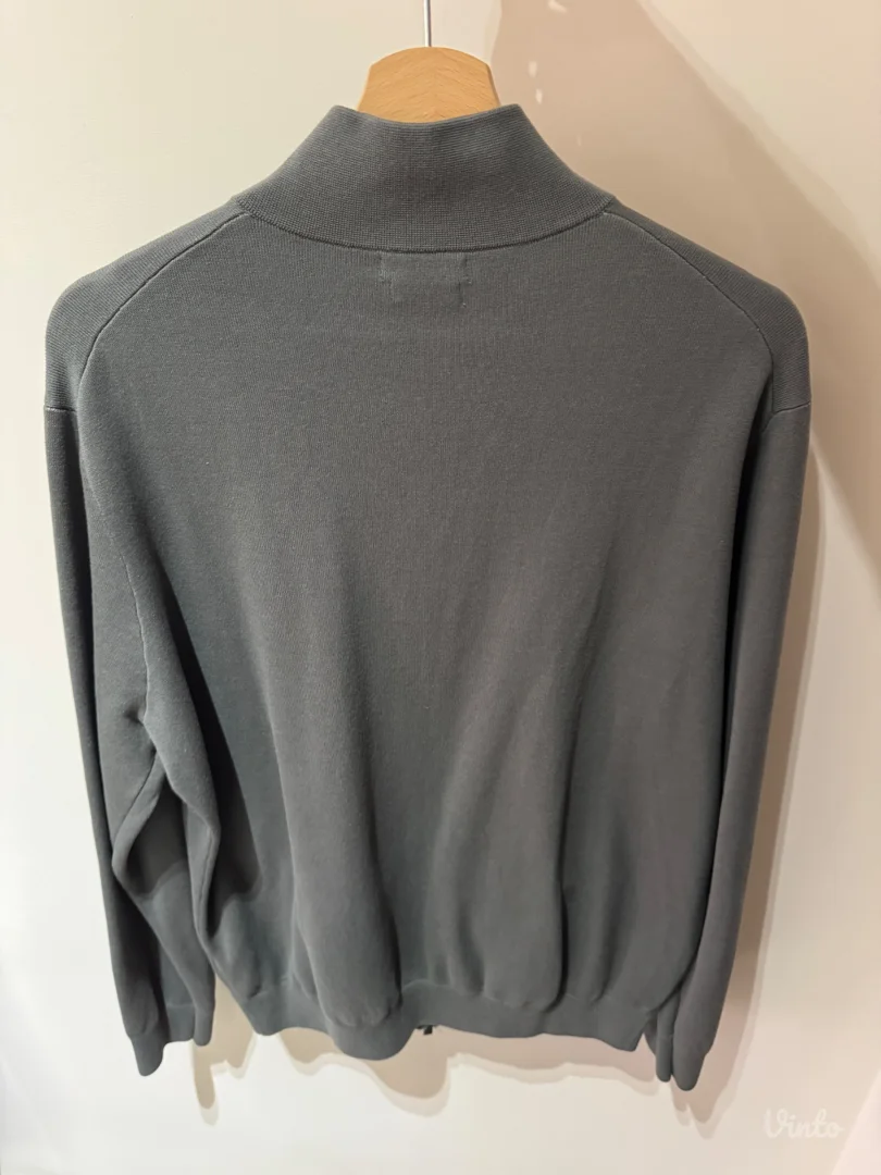 Muski dzemper na rajfleslus massimo dutti