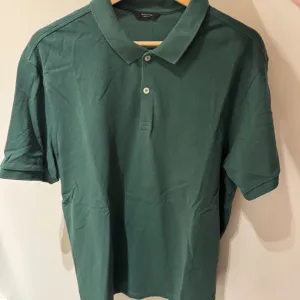 Muska majica na kragnu