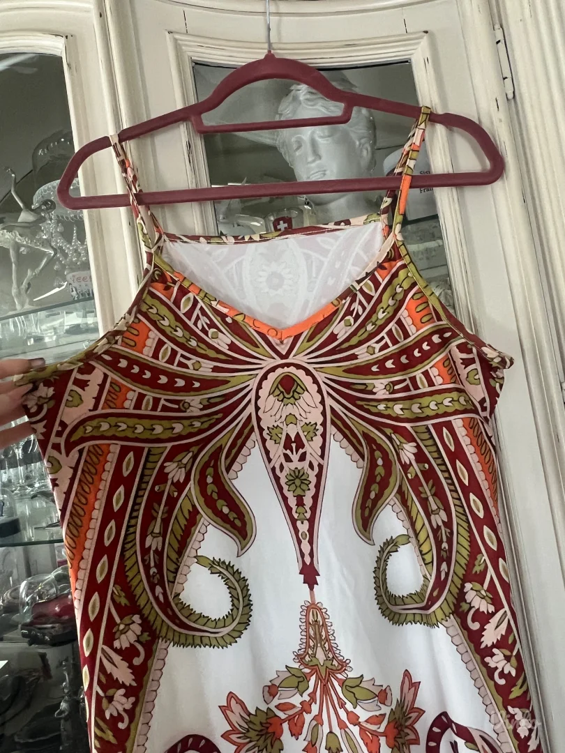 Prelepa sarena haljina