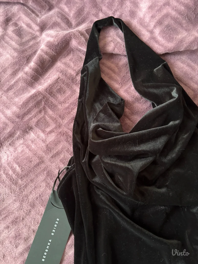 Bershka plišana halter neck haljina sa etiketom L