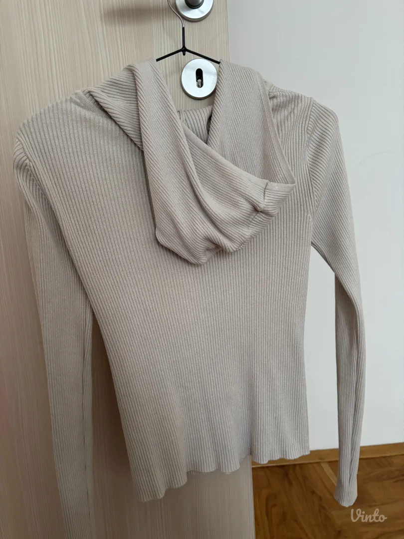 Stradivarius džemper sa rajferšlusom vel M