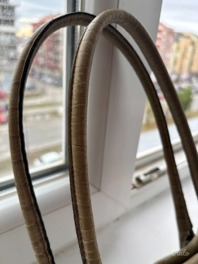 Manual očuvana kožna torba