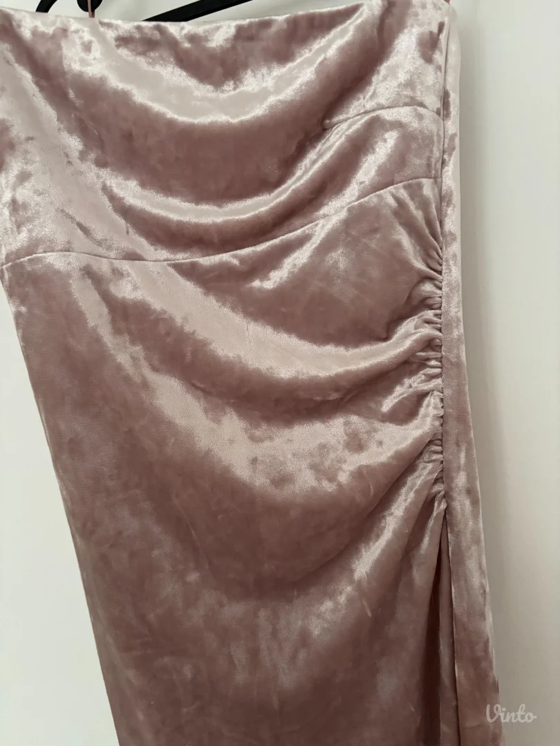 Bershka strapless haljina sa etiketom L