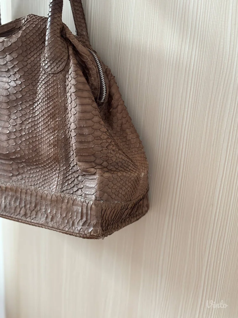 Očuvana kožna torba