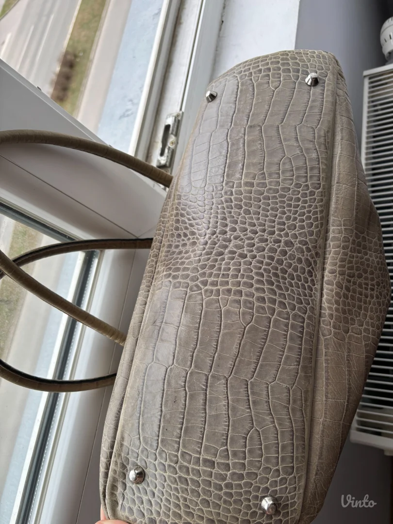 Manual očuvana kožna torba