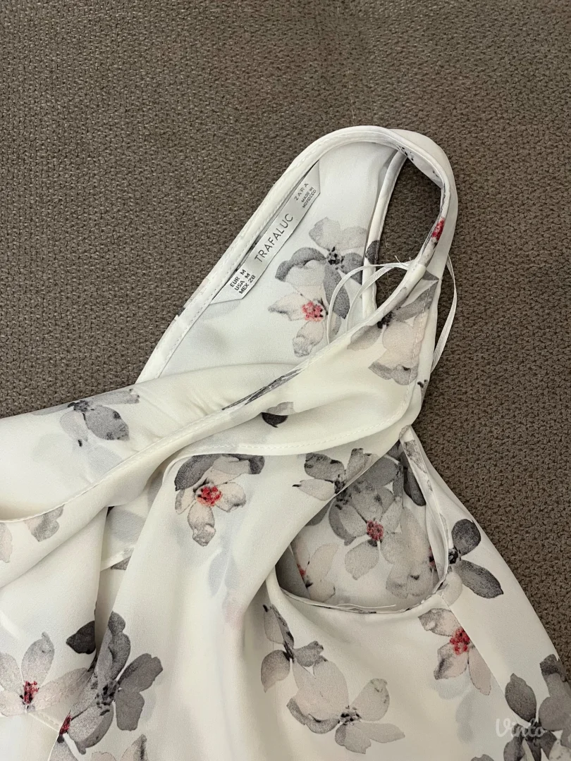 Zara cvetna bluza M NOVA