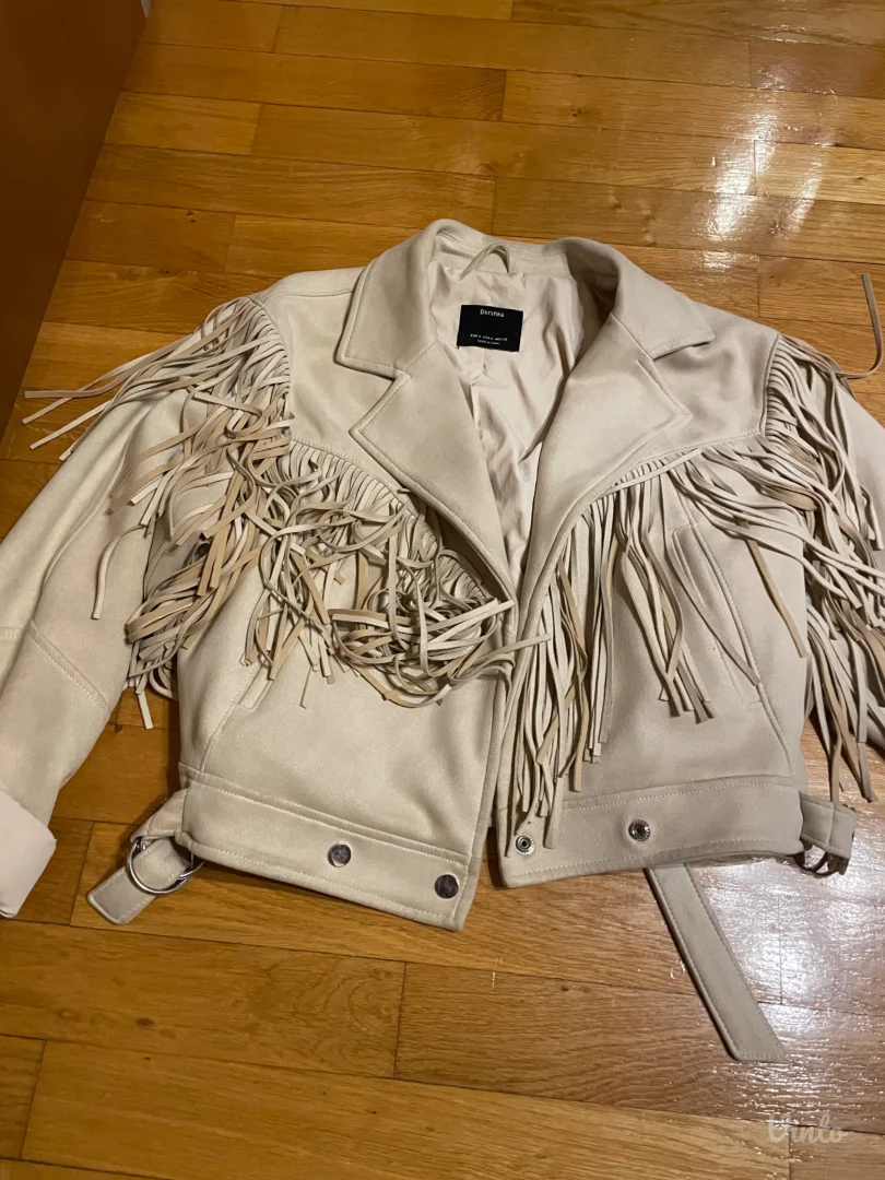 Bershka jaknica