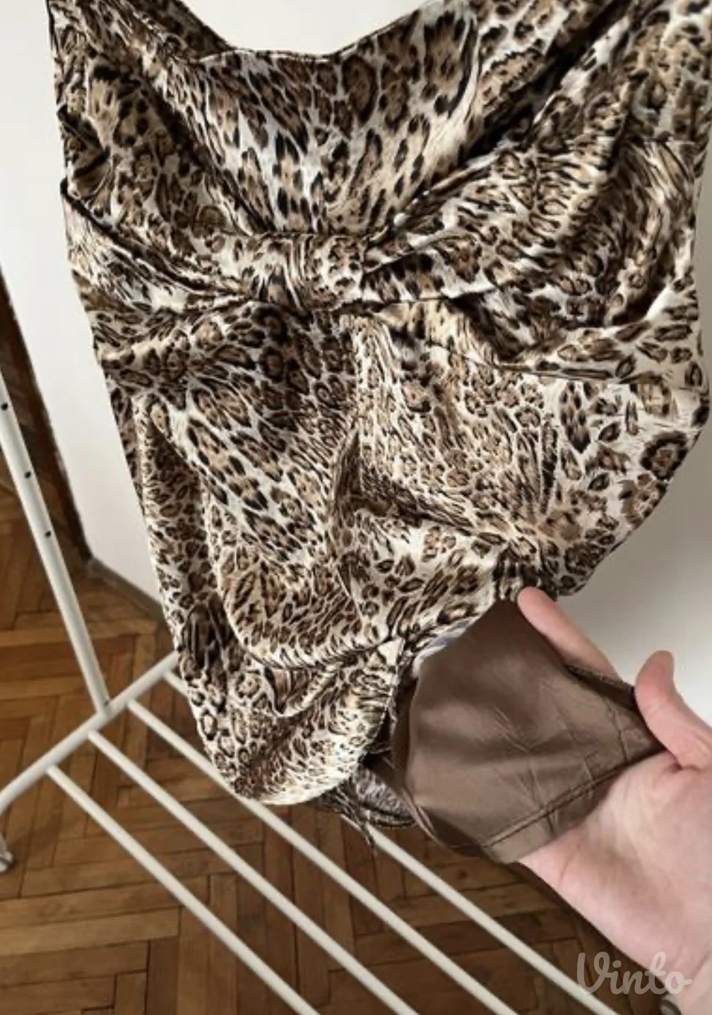Šivena leopard suknja