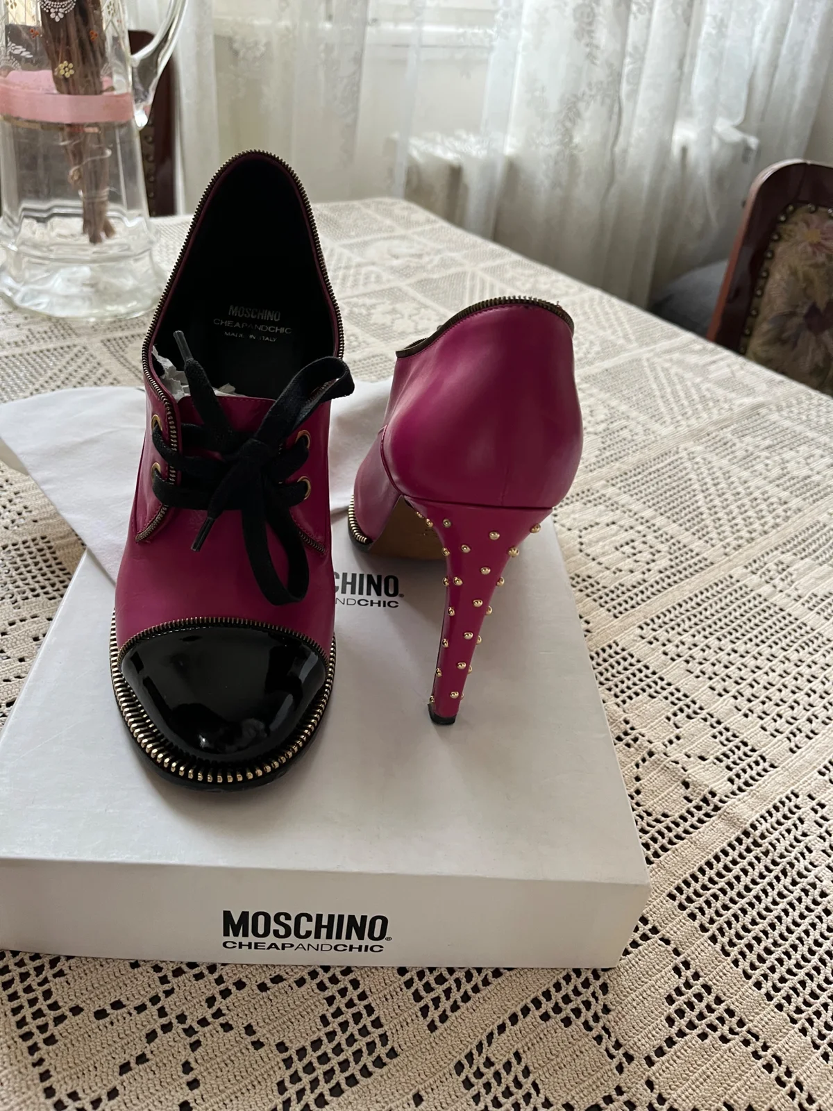 Moschino cipele