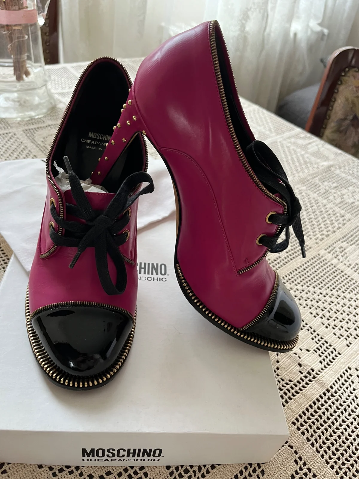 Moschino cipele